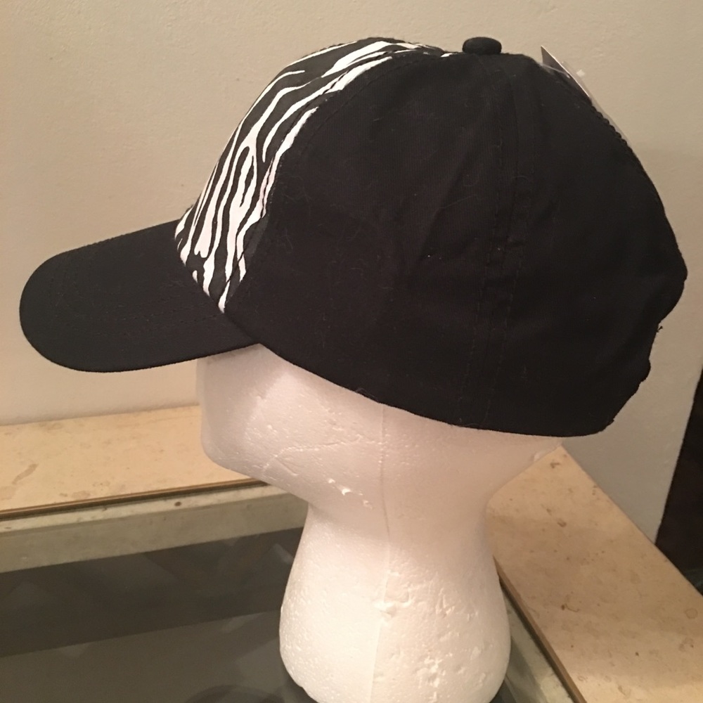 Hat - Picture 2 of 4